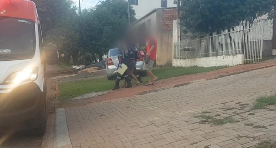 Mulher atingida por fachada da Lojas Americanas é socorrida novamente