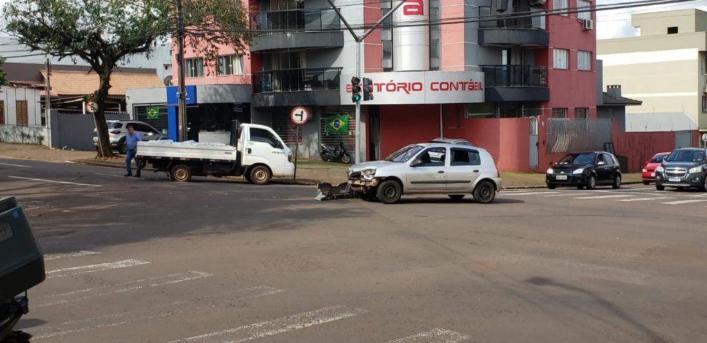Cruzamento das ruas São Paulo e Barão do Cerro Azul foi recordista em acidentes em 2022; veja o ranking
