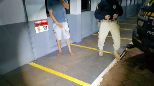 PRF detém homem embriagado que colidiu em três carros na BR-277