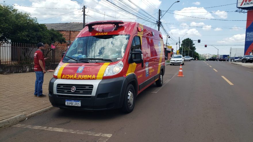 Ciclista fica ferido após ser atingido por carro na Avenida Papagaios
