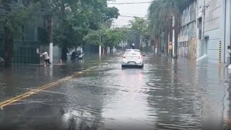 Uma pessoa morre e outra segue desaparecida após temporal em SP