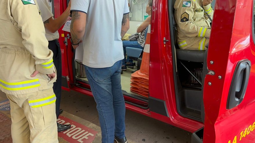 Mulher tem lesão no braço após sofrer queda no Terminal Leste