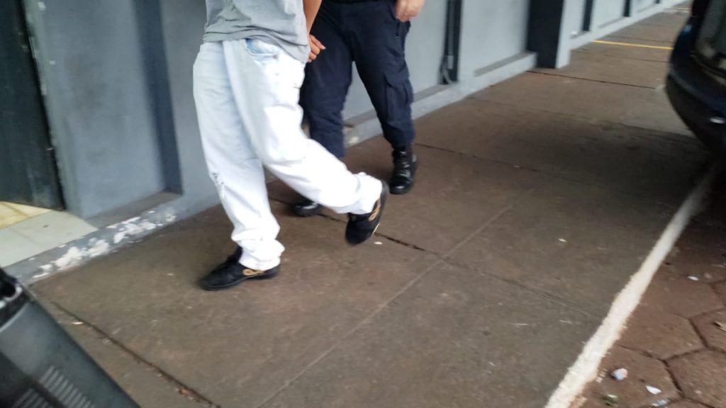 Jovem é detido com maconha e cocaína no Ecopark Oeste