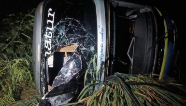 Imagem referente a Ônibus que voltava do Show Rural em Cascavel se envolve em gravíssimo acidente na BR-163