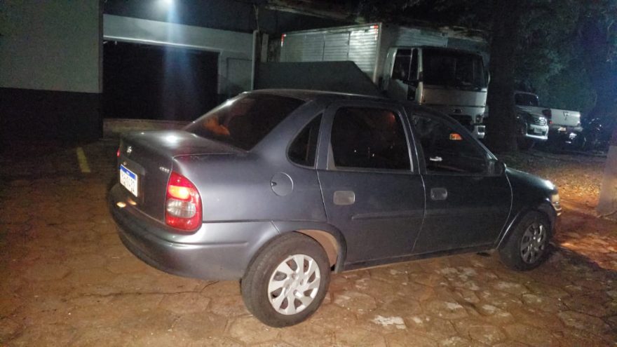 Corsa com alerta de furto é recuperado pela GM após perseguição em Cascavel