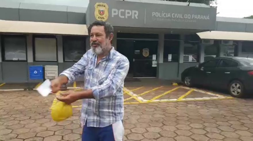 Homem diz ter vindo a pé de Rondônia a Cascavel e que possui um chip implantado no corpo