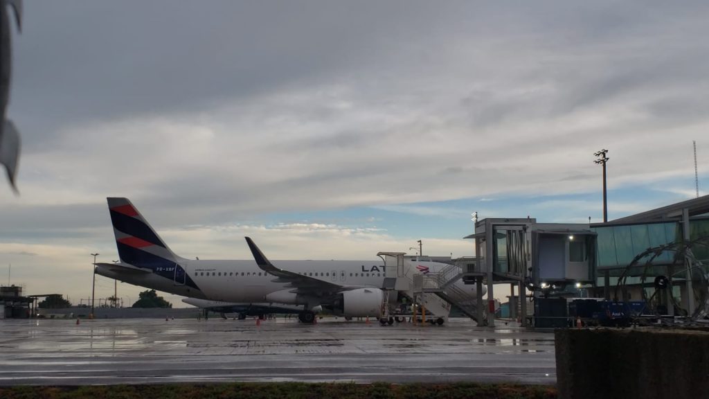 Passageiros relatam intercorrência em voo da Latam em Cascavel