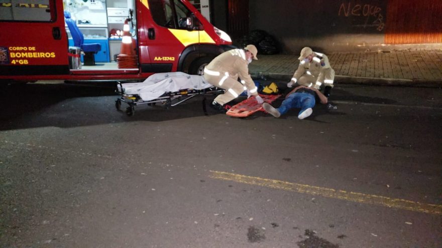 Pancadaria deixa dois homens feridos no centro de Cascavel; Samu e Siate atenderam as vítimas