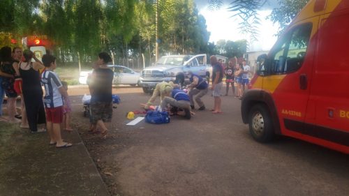 Casal fica gravemente ferido em colisão entre CG 160 e Dodge Ram no Paulo Godoy Imagem referente a Casal fica gravemente ferido em colisão entre CG 160 e Dodge Ram no Paulo Godoy