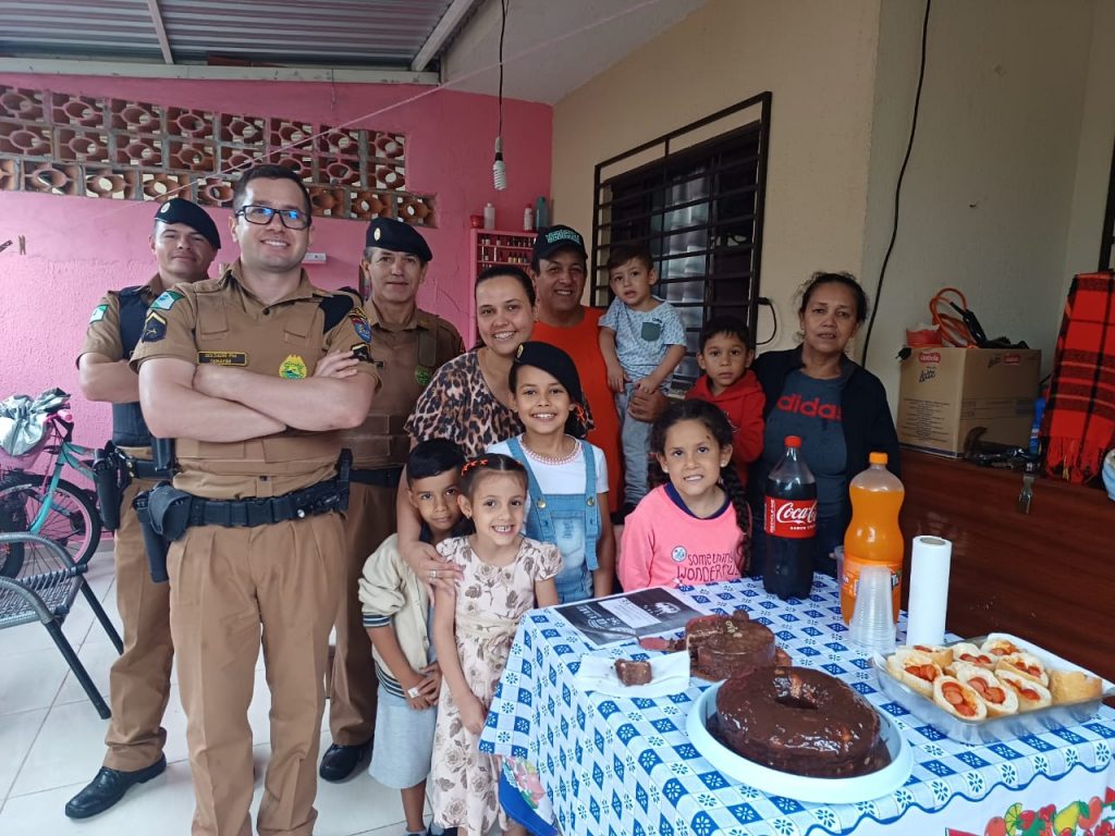 Fã mirim da PM ganha festa surpresa no aniversário de 9 anos