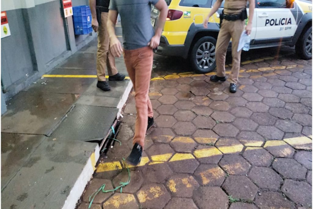 Devendo pensão alimentícia para dois filhos de mulheres diferentes, homem é detido pela PM