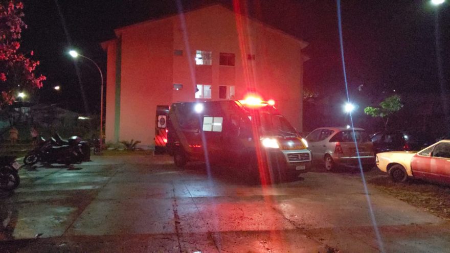 Menina de 15 anos é socorrida após sofrer queda no Residencial Pazzinato