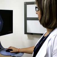 Saúde destina mais de R$ 100 milhões para reconstrução mamária