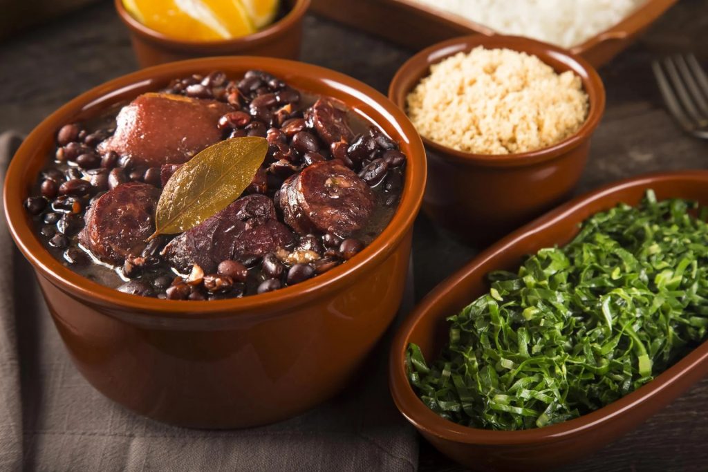 Hoje é dia de feijoada no Restaurante Popular de Cascavel