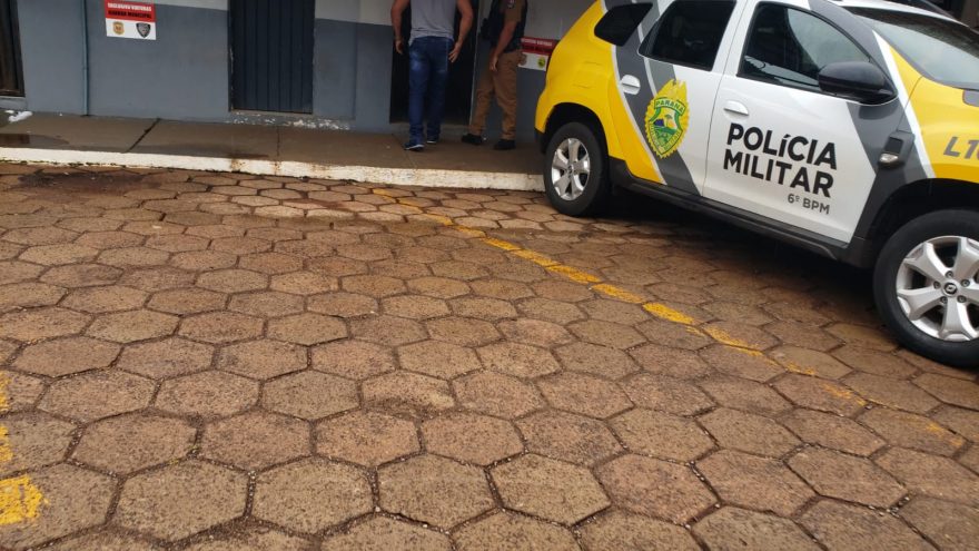 Homem com mandado de prisão em aberto é detido pela PM