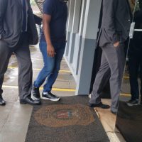Imagem referente a Um dos envolvidos em acidente que vitimou duas jornalistas na PRc-467 se apresenta na delegacia