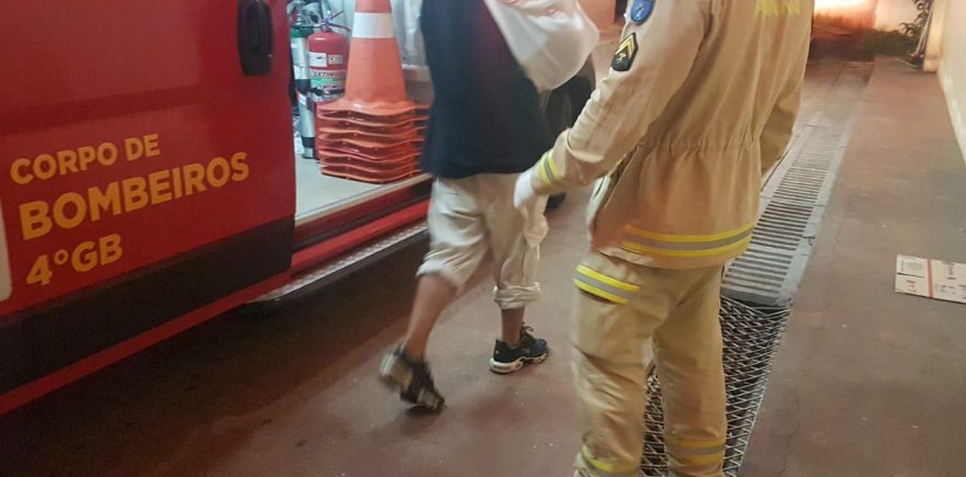 Adolescente sofre luxação no braço no interior de Centro Universitário