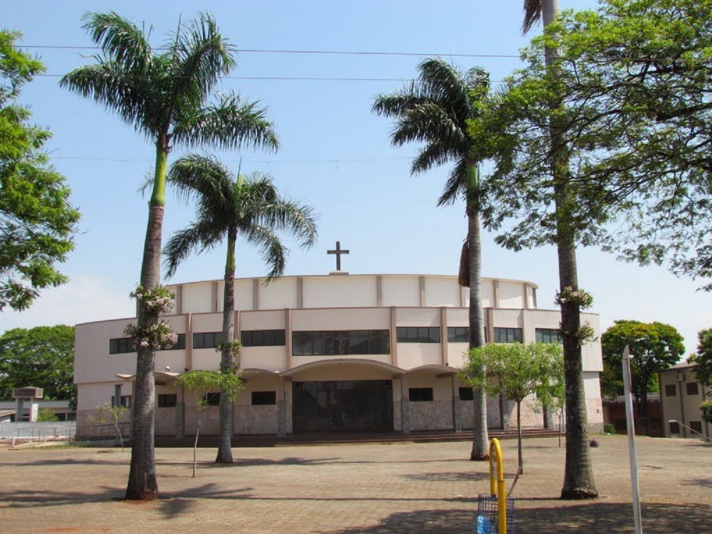 Elemento furta dinheiro de oferta na Igreja Matriz em Palotina Elemento furta dinheiro de oferta na Igreja Matriz em Palotina