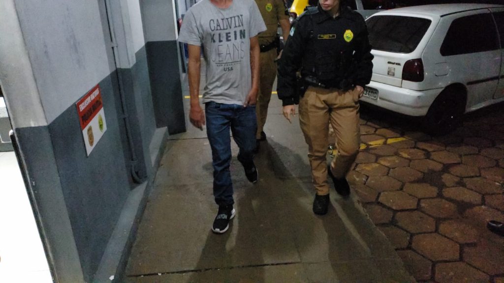 Acusado de bater na companheira é detido pela Polícia Militar no bairro Santa Felicidade