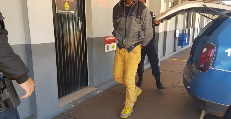 Com mandado de prisão em aberto, homem é detido