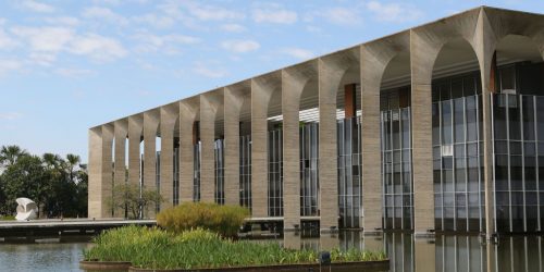 Governo condena tentativa de invasão ao parlamento do Suriname