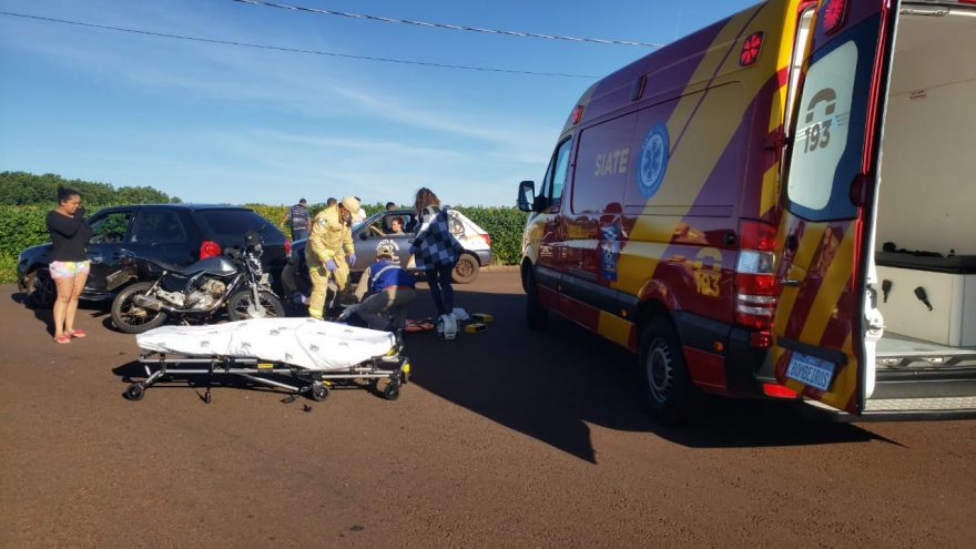 Motociclista sofre fratura na perna ao se envolver em acidente no Cascavel Velho