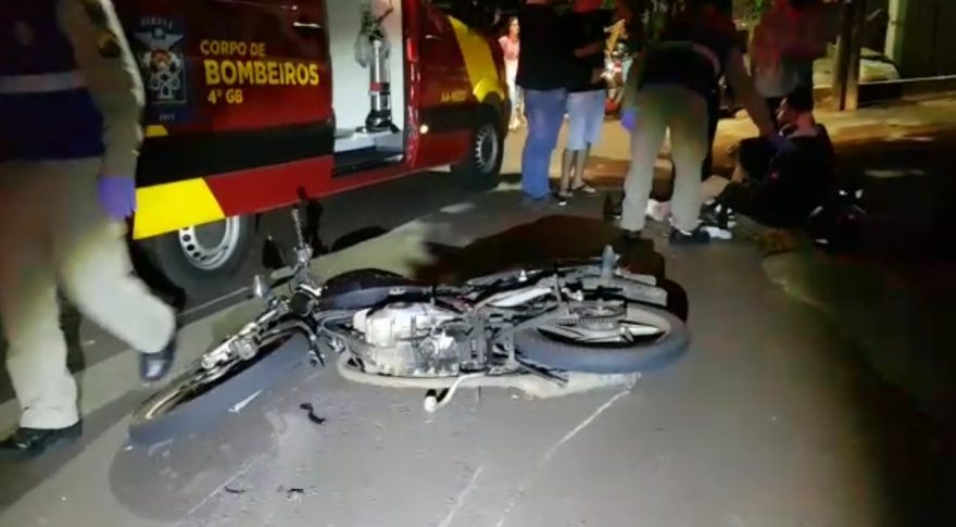 Colisão envolvendo 4 veículos deixa motociclista ferido; condutor do Astra foi preso por embriaguez