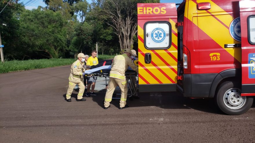 Idoso fica ferido ao bater a cabeça em calçada