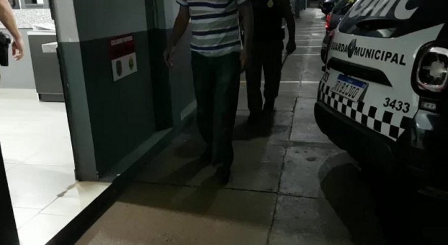 Casal é encaminhado à Delegacia após denúncia de violência doméstica