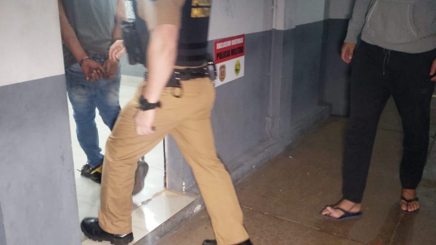 Homem é preso em flagrante tentando furtar veículo no Centro de Cascavel