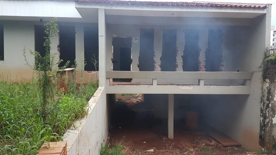 Incêndio em roupas de moradores de rua mobilizam o Corpo de Bombeiros