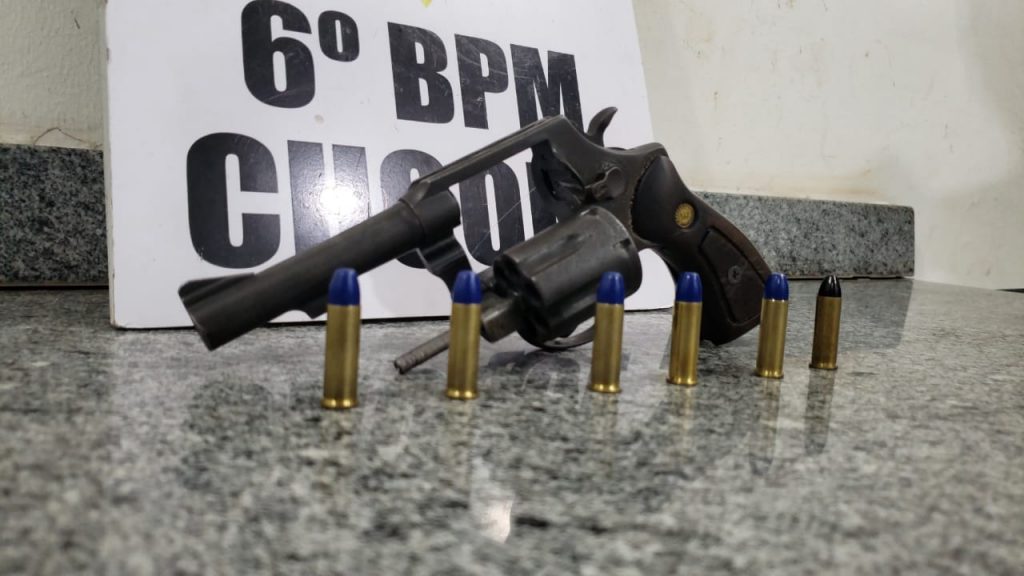 Após denúncia, homem é detido com arma de fogo no Brasília