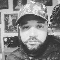 Imagem referente a Familiares e amigos lamentam a morte de Renato Manica nas redes sociais