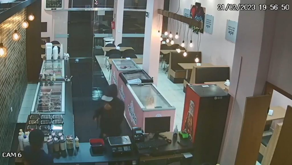 Outra sorveteria é assaltada pelo ladrão de bicicleta em Goioerê; veja o vídeo