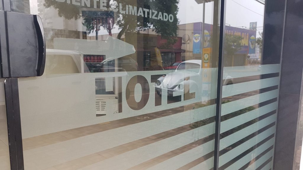 Funcionário de hotel no centro recebe ameaças e deposita R$ 1,6 mil a golpista