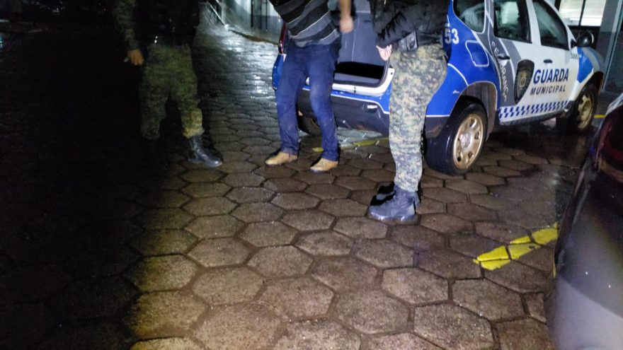 Ladrão de bicicleta é preso em flagrante no bairro Santa Cruz