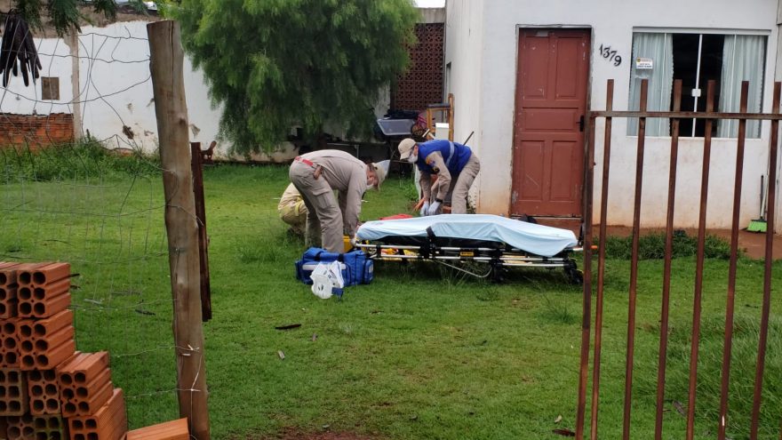 Homem leva facada no pescoço e tem lesões graves no Santa Cruz