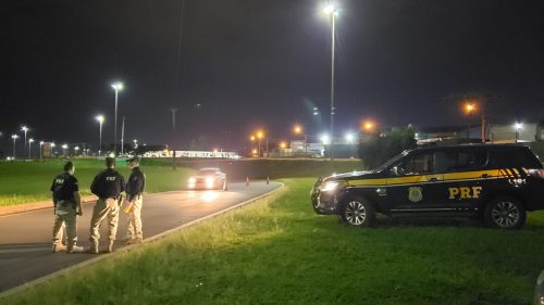 PRF realiza fiscalização de combate à embriaguez ao volante no Trevo Guarujá