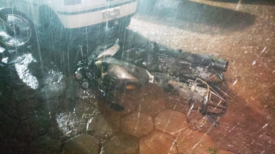 Motocicleta furtada no Interlagos é localizada incendiada