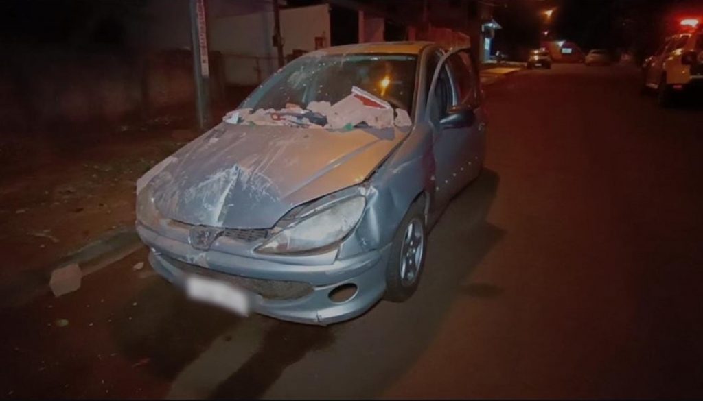 Motorista invade lanchonete com veículo e atropela clientes em Campo Mourão