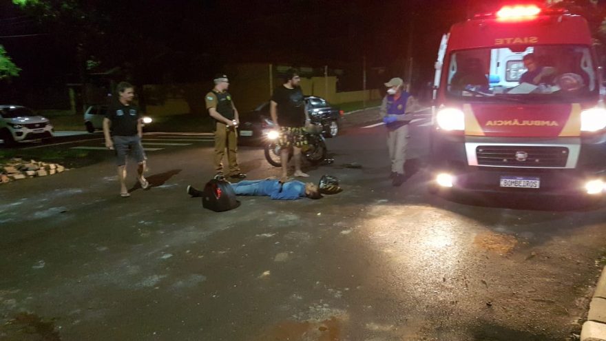 Forte colisão entre motos deixa homens feridos no Coqueiral