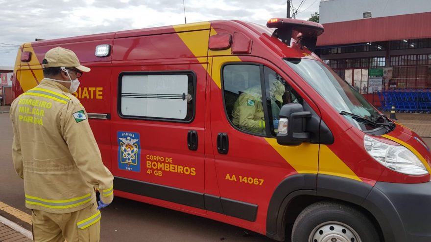 Homem é socorrido após sofrer queda na Avenida Interlagos