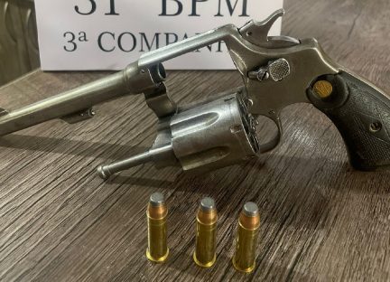 “Íamos dar uns tiros só por diversão”; Cascavelenses são presos por porte ilegal de arma de fogo em Corbélia