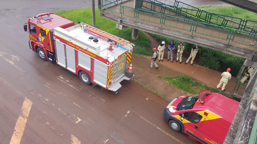 Corpo de Bombeiros resgata pessoa em situação de risco na BR-467