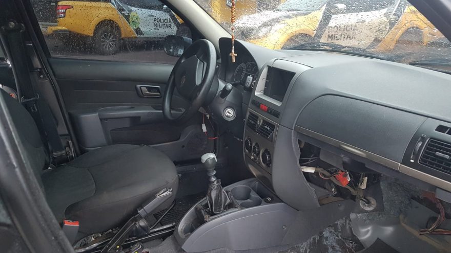 Veículo preparado para contrabando é apreendido pelo BPRv