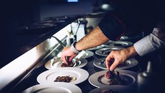 Deputados Estaduais do Paraná usam verba de ressarcimento em restaurantes de luxo