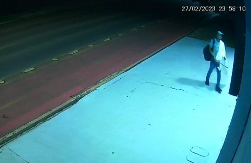 Câmeras de segurança registram tentativa de arrombamento na Avenida Tito Muffato