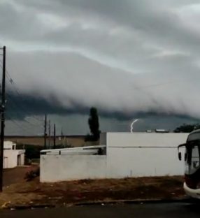 Nuvem monstruosa é filmada por internauta na região Norte
