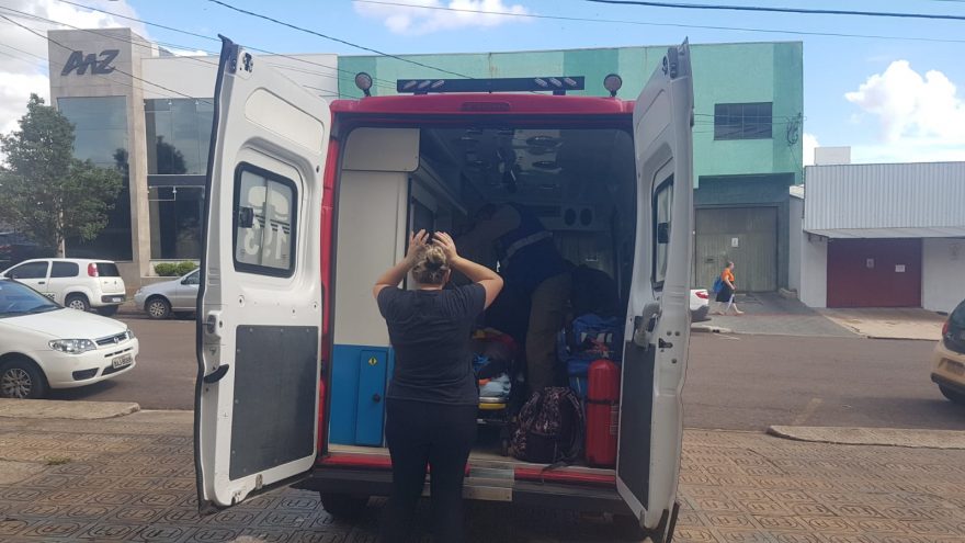 Mulher tem crise convulsiva e precisa ser socorrida