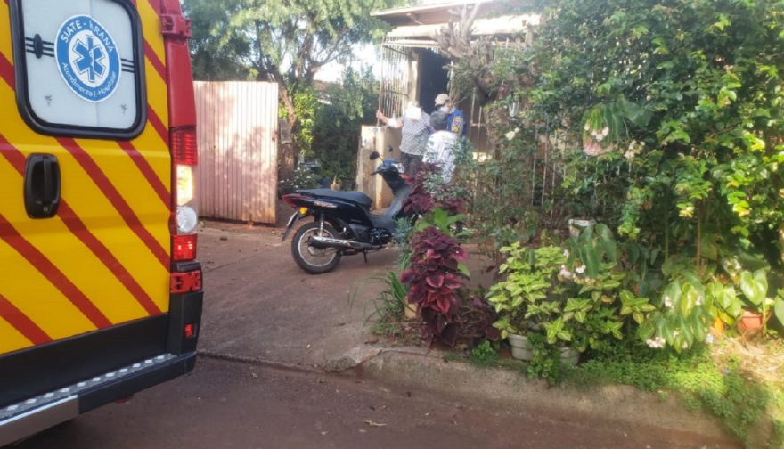 Idosa fica ferida após ser mordida por cachorro no Brasmadeira